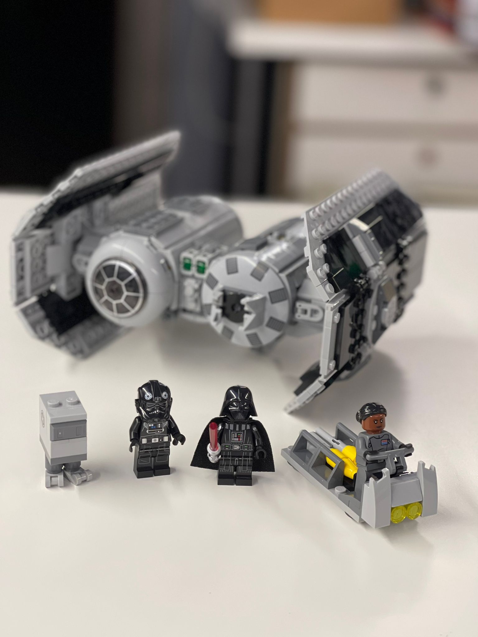 75347 Tie Bomber 01